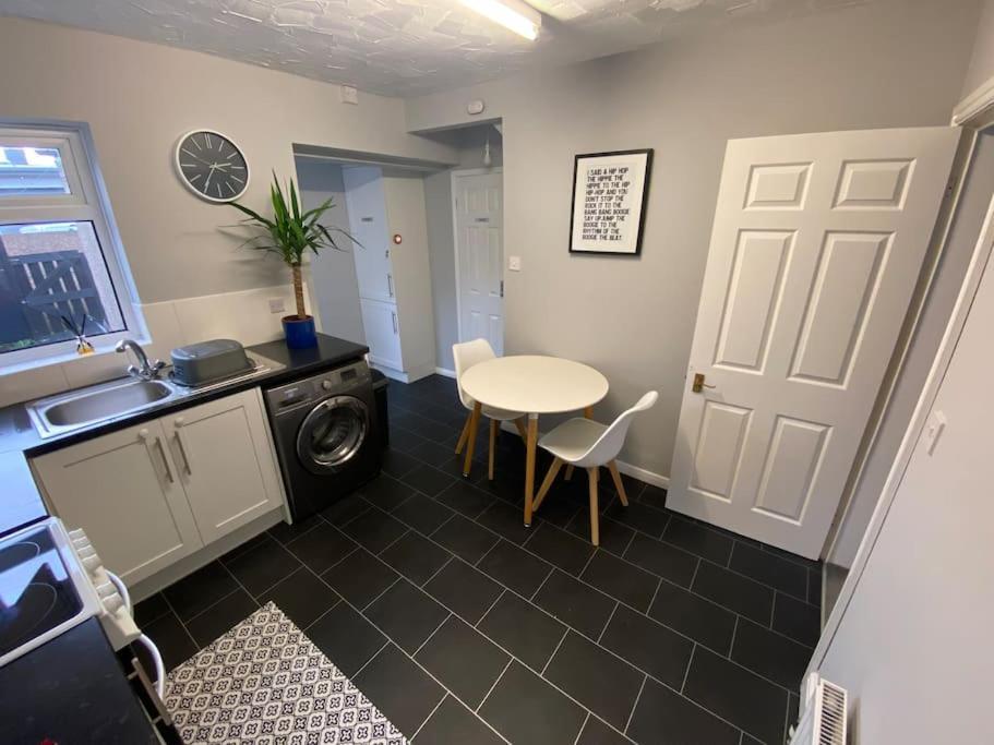 Willa Seaside 2 Bed Townhouse, Near Cleethorpes Station Zewnętrze zdjęcie
