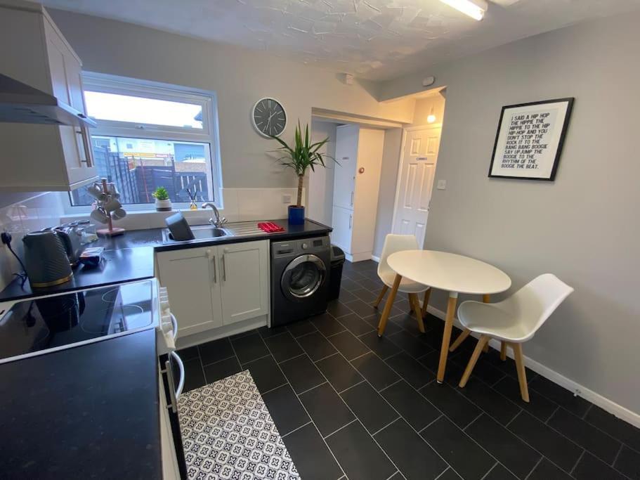 Willa Seaside 2 Bed Townhouse, Near Cleethorpes Station Zewnętrze zdjęcie